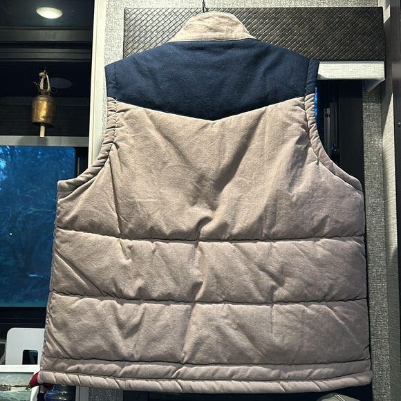 Men's Two-Tone Vest - Picture 6 of 6